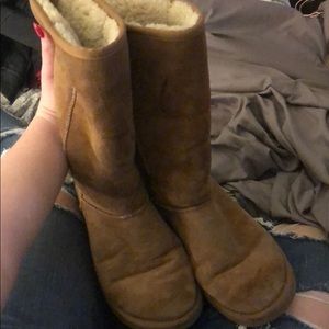 Chestnut size 8 Uggs